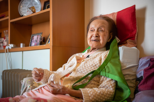 102 歲陳婆婆性格樂觀開朗