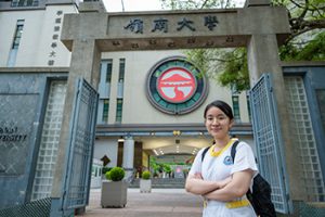 来自香港道教联合会圆玄学院第一中学的容同 学则考入岭南大学：参加「立志启航」令我踏 出了很多个「第一步」。我的中学生活更丰富， 也更有自信和成就感，希望能继续发挥长处， 回馈计划带来的帮助和支持。